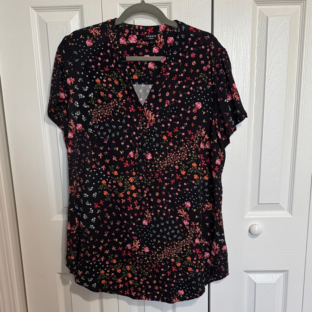 Torrid Black Floral Women's Tunic